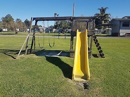 Bentley Waterfront Motel & Cottages