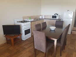 Bentley Waterfront Motel & Cottages