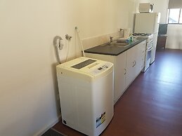 Bentley Waterfront Motel & Cottages