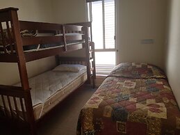 Bentley Waterfront Motel & Cottages