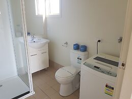 Bentley Waterfront Motel & Cottages