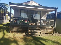 Bentley Waterfront Motel & Cottages