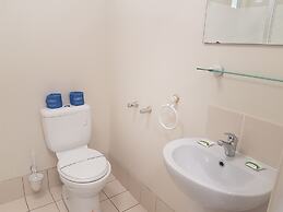 Bentley Waterfront Motel & Cottages