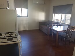 Bentley Waterfront Motel & Cottages