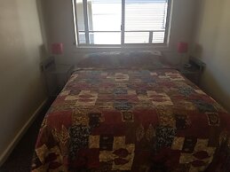 Bentley Waterfront Motel & Cottages