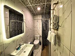 Orange Airport Hotel