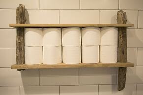 Amar Hostel, Suites & Surf Camp