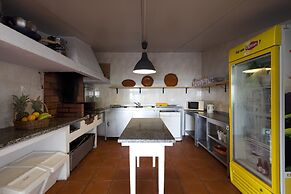 Amar Hostel, Suites & Surf Camp