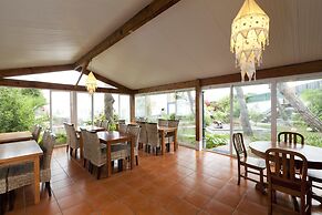 Amar Hostel, Suites & Surf Camp