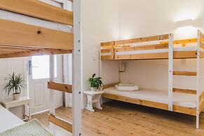 Amar Hostel, Suites & Surf Camp