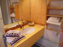 Chalet Hotel Rhododendrons