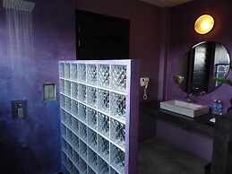 MEN's Resort & Spa - Caters to Gay Men