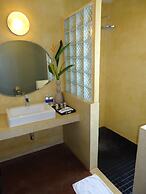 MEN's Resort & Spa - Caters to Gay Men