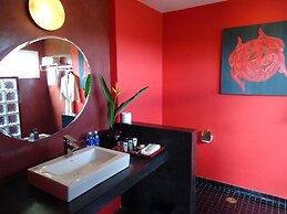 MEN's Resort & Spa - Caters to Gay Men