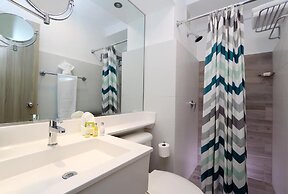 The Wave Hotel at Condado