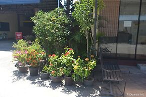 Antonio's Apartelle & Suites