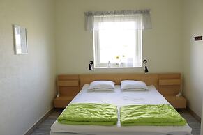 Kärraton Vandrarhem - Hostel