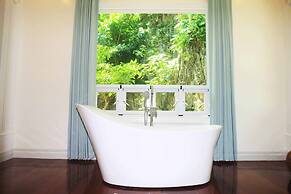 Matinloc Island Resort