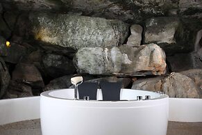 Matinloc Island Resort