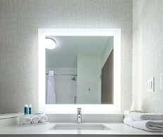 Holiday Inn Express & Suites Eagan - Minneapolis Area by IHG