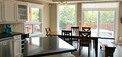 Mountain Views, Steps to BM Village, Hot Tub, BBQ.