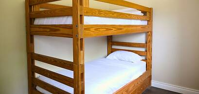 Mountain Views, Steps to BM Village, Hot Tub, BBQ.