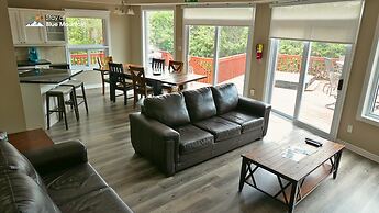 Mountain Views, Steps to BM Village, Hot Tub, BBQ.