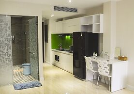 Sunny Serviced Apartment