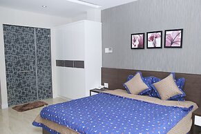 Sunny Serviced Apartment