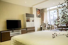 Sunny Serviced Apartment