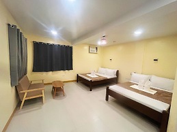 Cozy Coron Inn