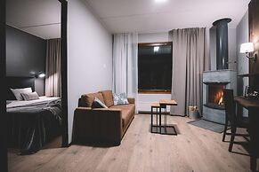 Santa's Hotel Aurora & Igloos