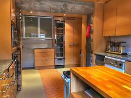 Santa's Hotel Aurora & Igloos