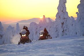 Santa's Hotel Aurora & Igloos
