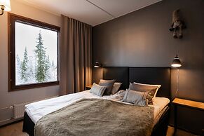 Santa's Hotel Aurora & Igloos