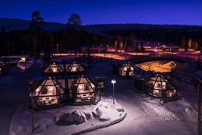Santa's Hotel Aurora & Igloos