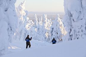 Santa's Hotel Aurora & Igloos
