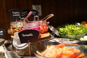 Santa's Hotel Aurora & Igloos