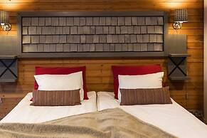 Santa's Hotel Aurora & Igloos