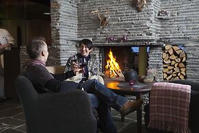 Santa's Hotel Aurora & Igloos