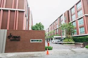 Vienghomnuan Suite Chiang Mai at D.Vieng Condo