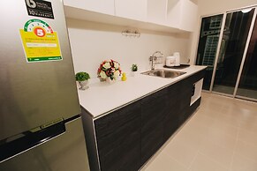 Vienghomnuan Suite Chiang Mai at D.Vieng Condo