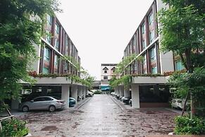 Vienghomnuan Suite Chiang Mai at D.Vieng Condo