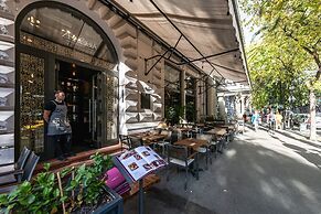 Hotel Moments Budapest