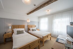 Lion and Pheasant Hotel