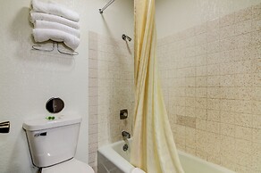 Bloomer Inn & Suites