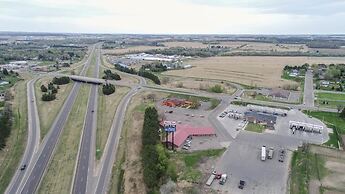 Bloomer Inn & Suites