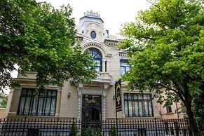 Grand Boutique Hotel