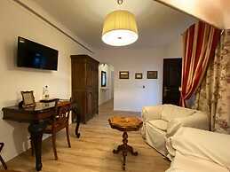 Grand Boutique Hotel