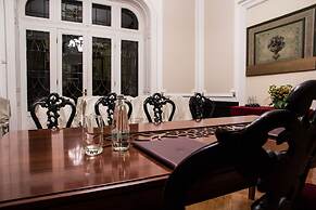 Grand Boutique Hotel